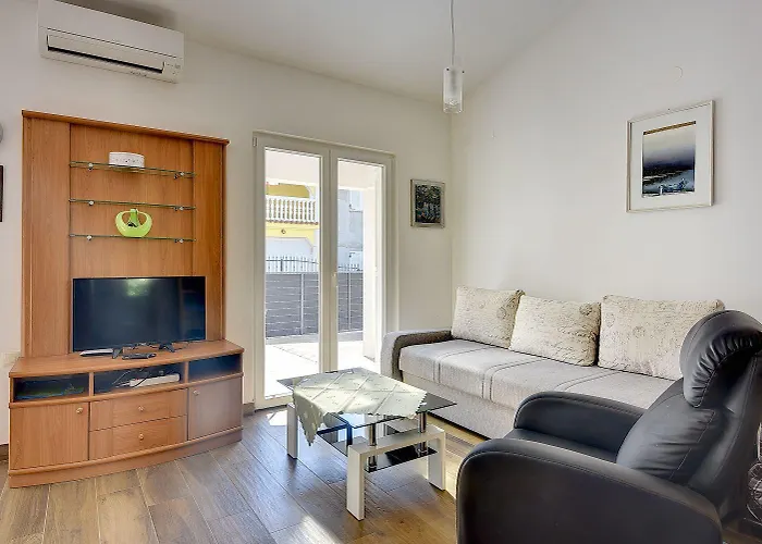 Nur 150 Meter Vom Mit Whirlpool * Medulin