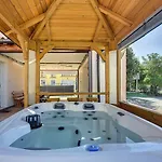 Dom wakacyjny Nur 150 Meter Vom Mit Whirlpool Medulin