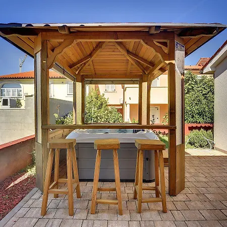 Nur 150 Meter Vom Mit Whirlpool Holiday home *