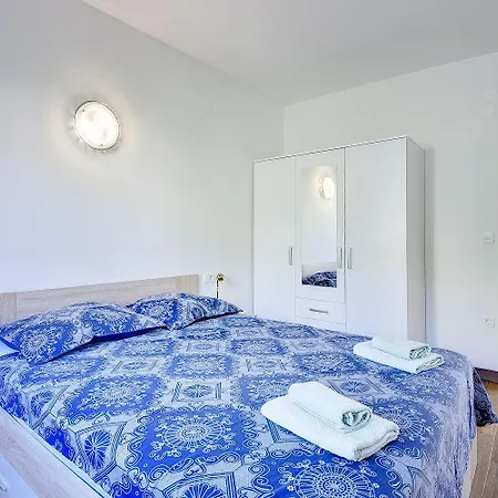 Holiday home Nur 150 Meter Vom Mit Whirlpool